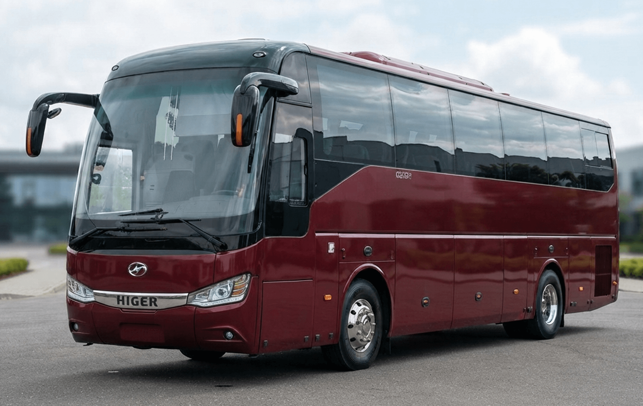Большой туристический автобус на 50-55 мест